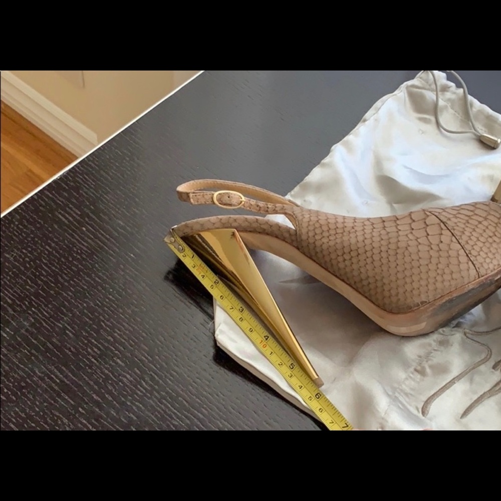 Giuseppe Zanotti cream suede heels. - Picture 3 of 5